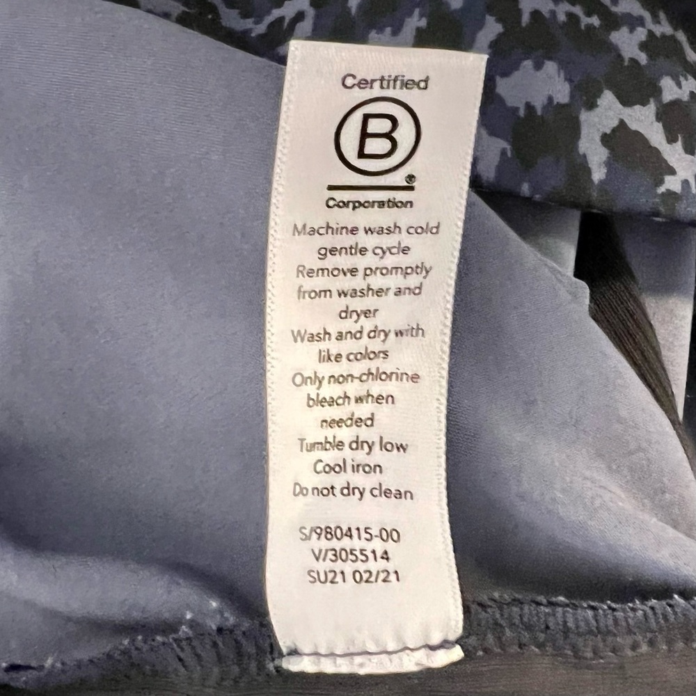 Athleta | Brooklyn Printed Short - EUC - Picture 12 of 12